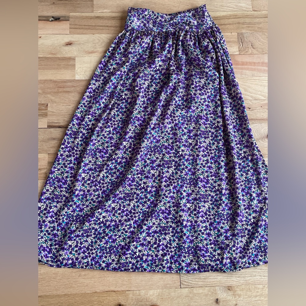 Floral Midi Skirt 70s Style with Elastic Waist Band (Never Worn)
